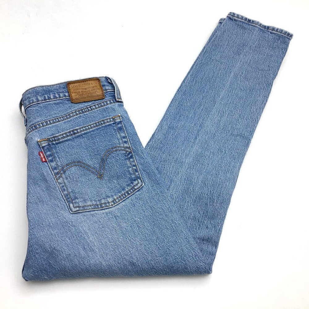 Levi's Premium Jeans Women's Wedgie Straight Leg Button Fly size 27 length 28"